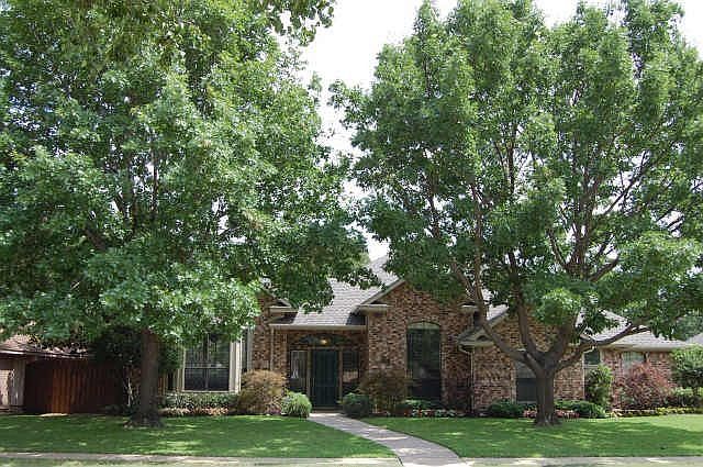 1st image of 241 Plantation Dr
