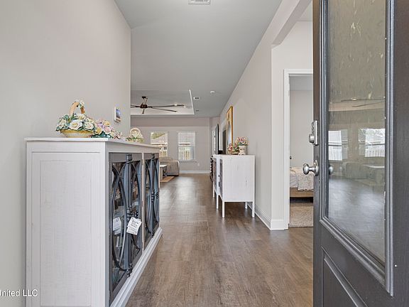 5th image of 5038 Sand Dollar Dr