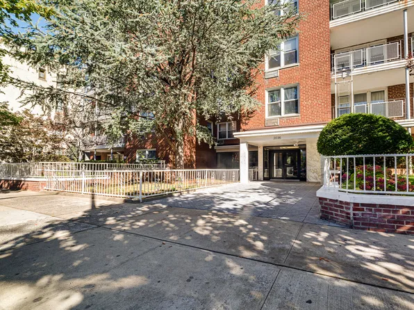 2035 East 7th Street image 1 of 11