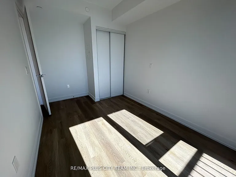 1 Jarvis St E #527 — Photo 10