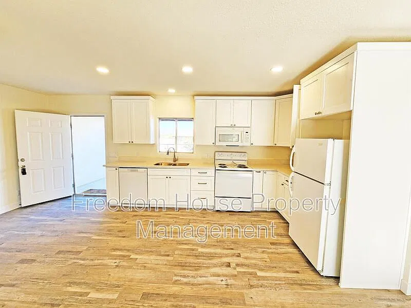 1 bed, 1.0 bath, 710 sqft, $1,391 — Photo 4
