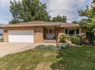 665 Lander Dr, Highland Heights, OH