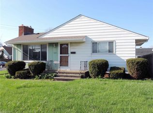 8408 W Ridgewood Dr, Parma, OH 44129