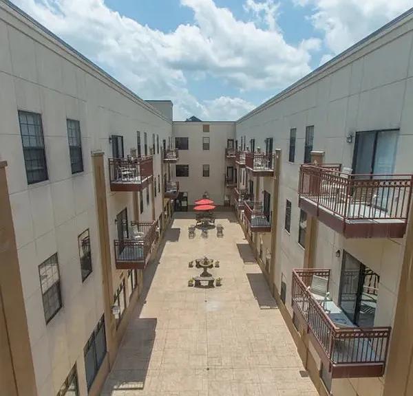 Tenth & College Apartments — Photo 1