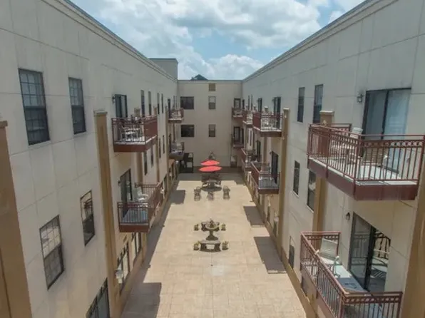 Tenth & College Apartments