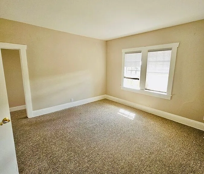 303 E Paris St — Photo 37