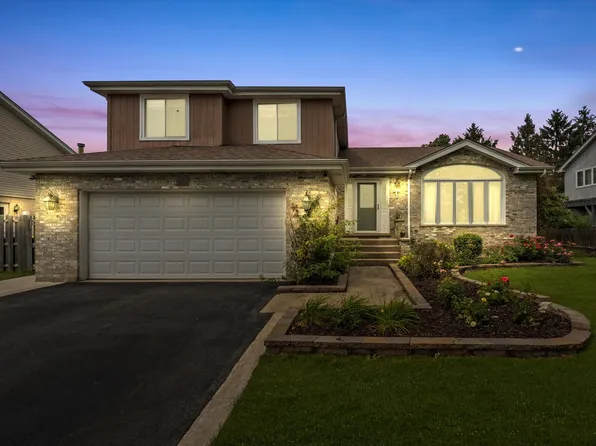 802 Ontario Dr, Romeoville, IL 60446