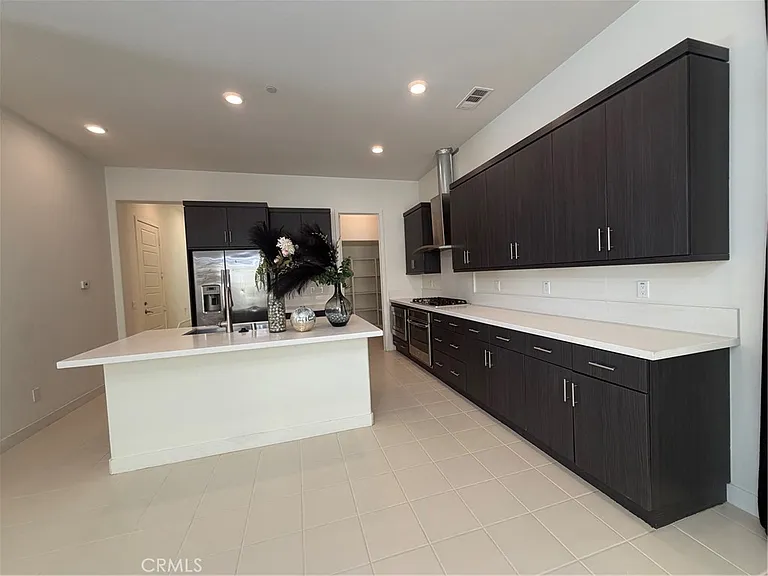 802 Beacon — Photo 11