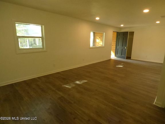 5th image of 220 N James Ave
