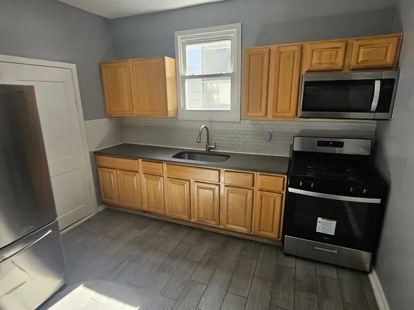 882 S 16th St APT 2, Newark, NJ 07108