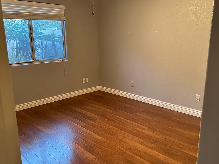 862 N John Way — Photo 15