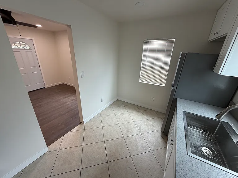 4027 Arden Dr — Photo 12