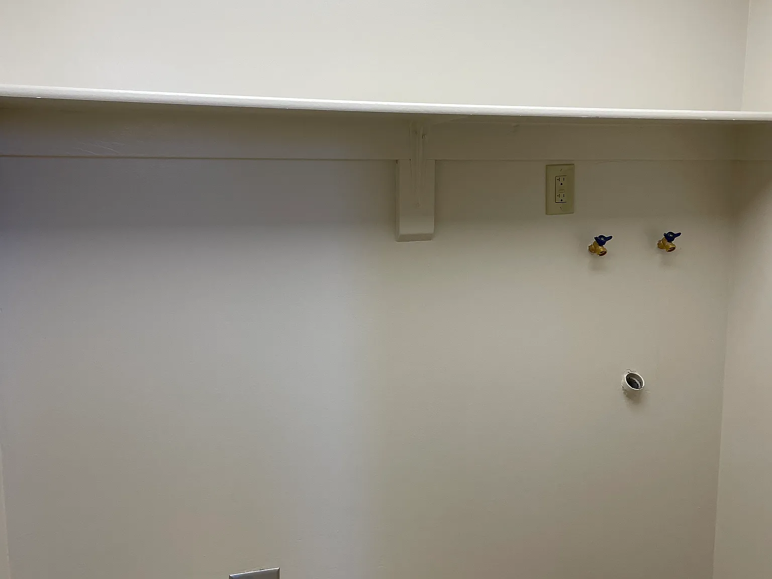 2 bed, 1.5 bath, 1150 sqft, $1,430 — Photo 2