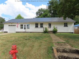 56 Fruth Ln, Mason, WV 25260