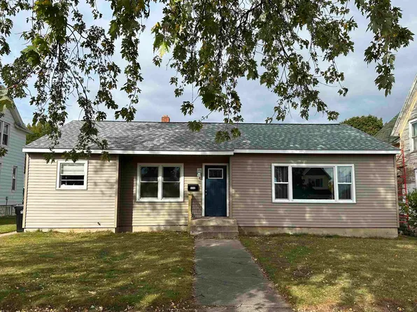 1112 14th Ave, Menominee, MI 49858