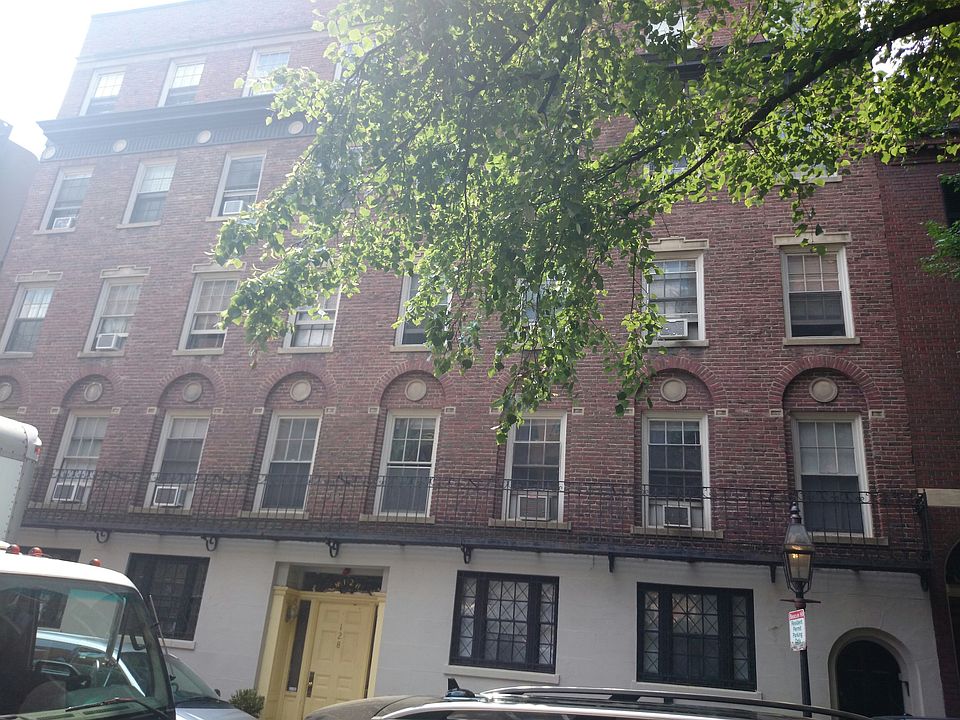 2nd image of 128 Chestnut St APT 1