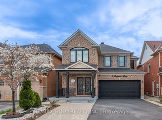 8 Bayridge Dr, Brampton, ON L6P 2H8