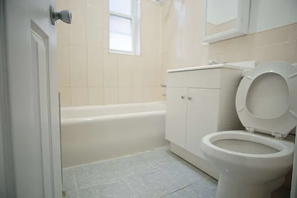 Rented by Lofts and Flats LLC | media 4