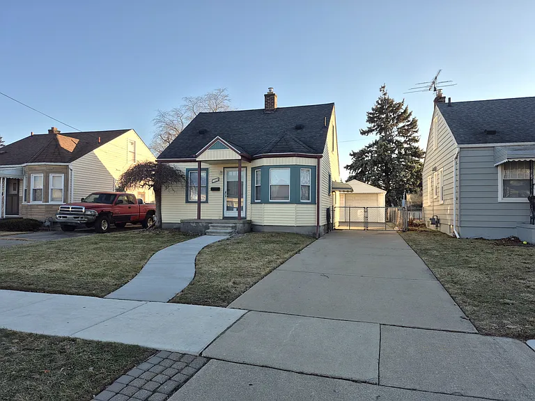 1069 Mulberry St — Photo 26
