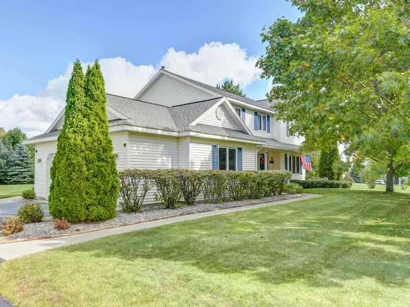 4948 Westchester Cmns, Traverse City, MI 49684