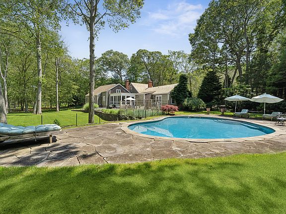 2nd image of 9 Salt Meadow Ln
