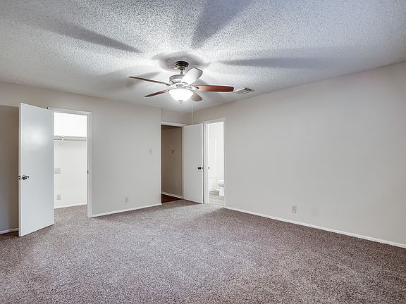 4th image of 910 Village Br
