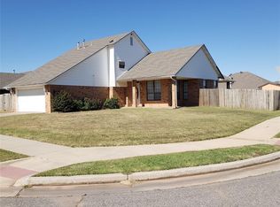 2843 SE 91st St, Moore, OK 73160