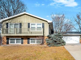 9 Linda Ln, Normal, IL 61761