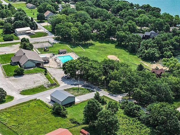5th image of 58 Tamarack Ln