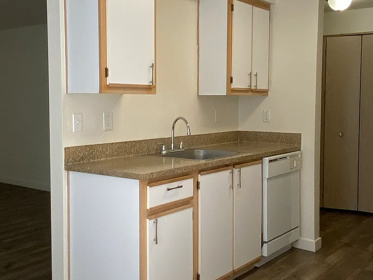 Canyon Ridge Apartments — Photo 13