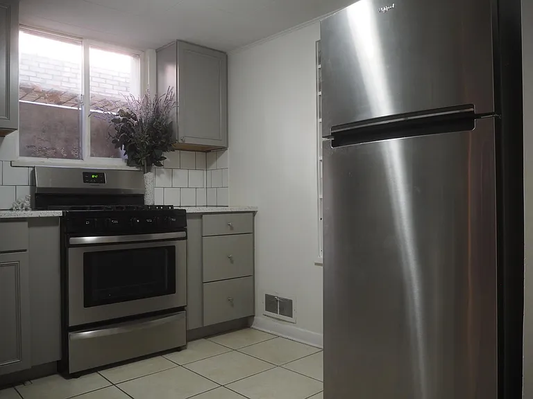 2004 S Douglas St #3 — Photo 11