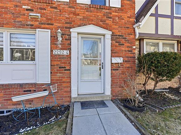 2nd image of 2252 Upper Middle Rd #4