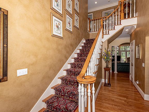 5th image of 1018 N Heritage Dr