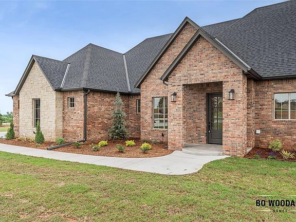 2nd image of 946 Trunci Cir