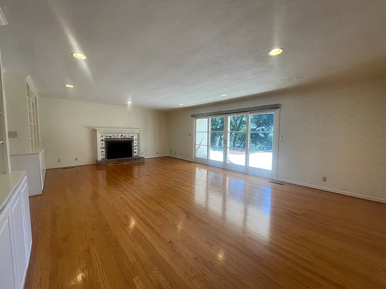 22505 Rolling Hills Rd — Photo 13