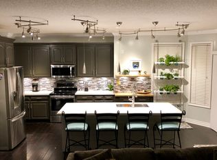 19552 W 207th Pl, Spring Hill, KS 66083