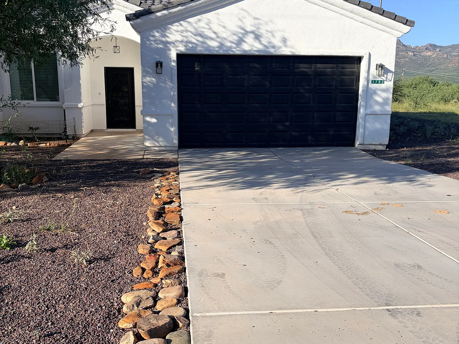3 bed, 1700 sqft, $1,800 — Photo 1
