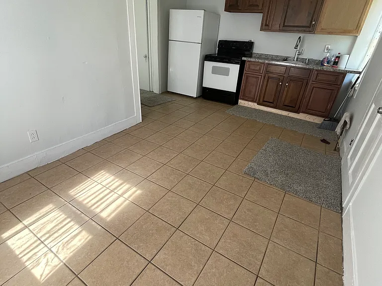 403 Riverside Dr #1 — Photo 1