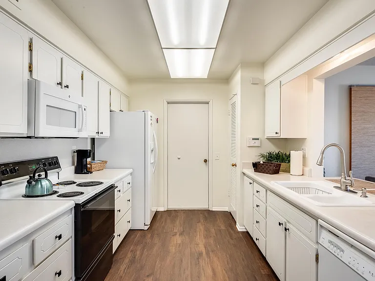 13844 N Cameo Dr — Photo 11