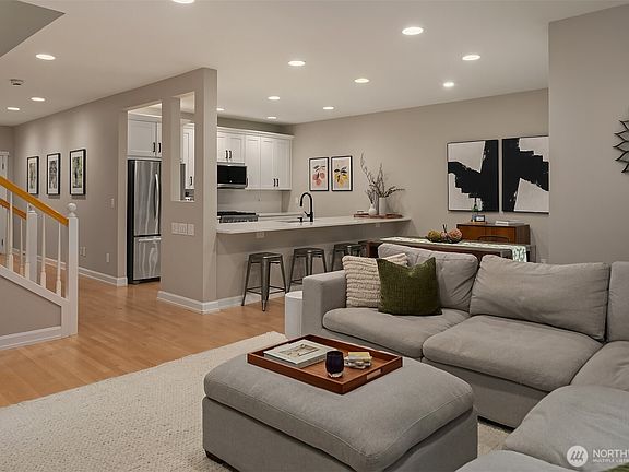 2nd image of 10012 NE 37th Court