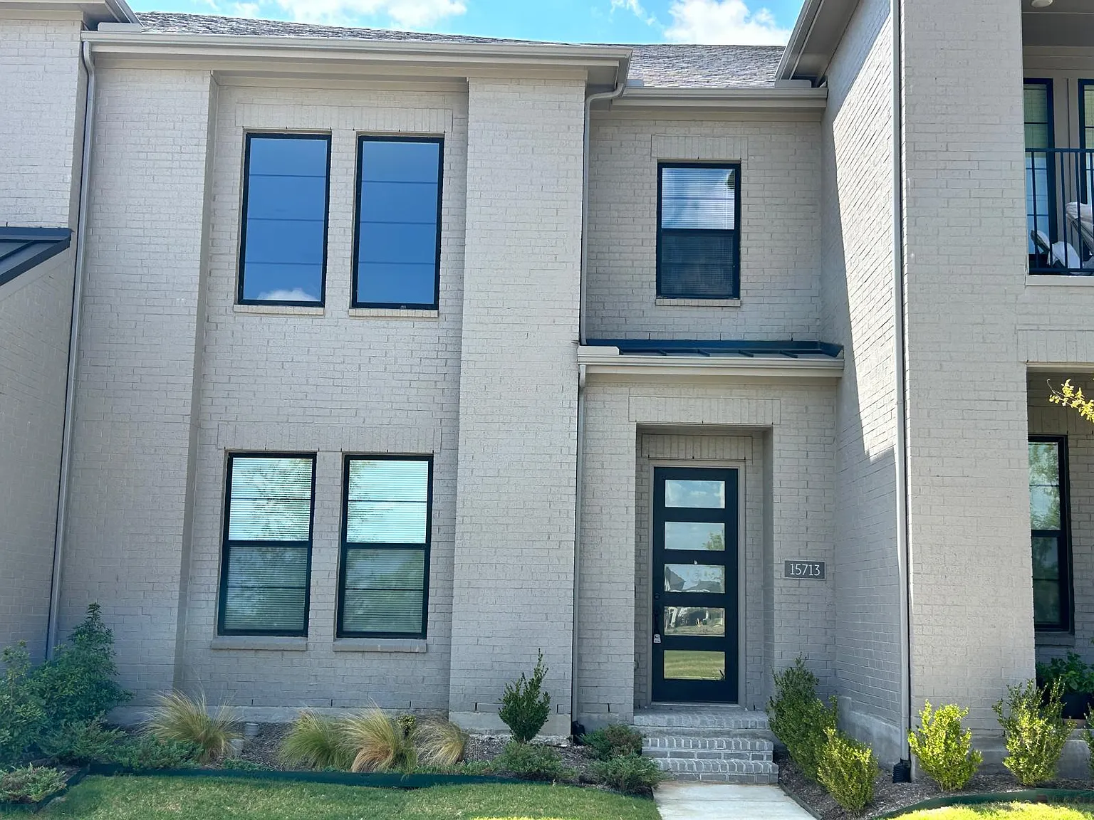 2 bed, 2.5 bath, 1925 sqft, $2,995 — Photo 3