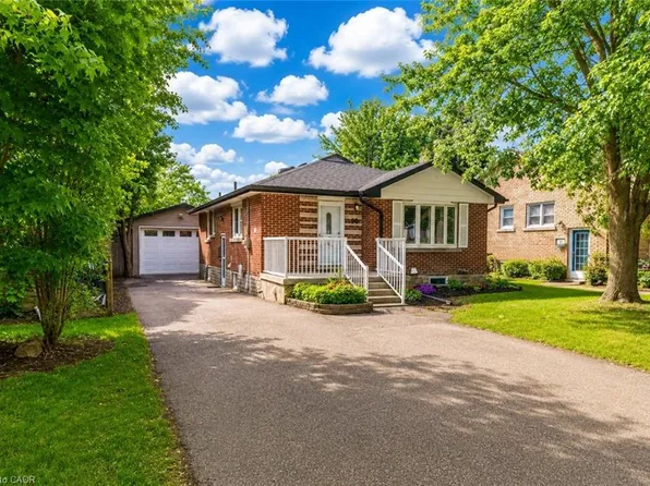 90 Arlington Blvd, Kitchener, ON N2A 2G9