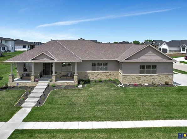 1506 E 9th St, Hickman, NE 68372