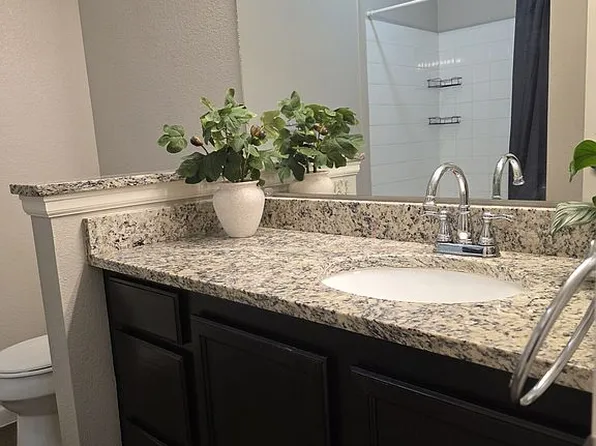 5726 N Genoa Way APT 304, Aurora, CO 80019