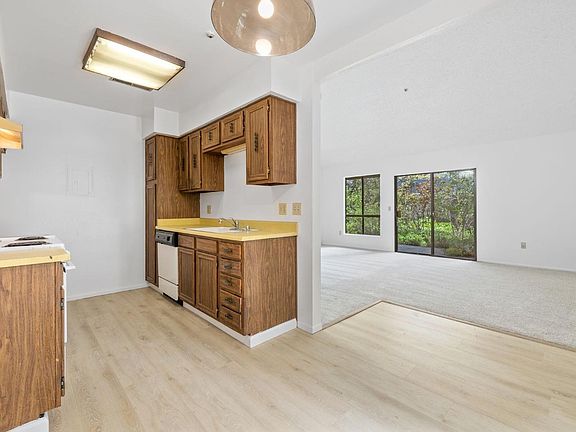 3rd image of 58 Redwood Court