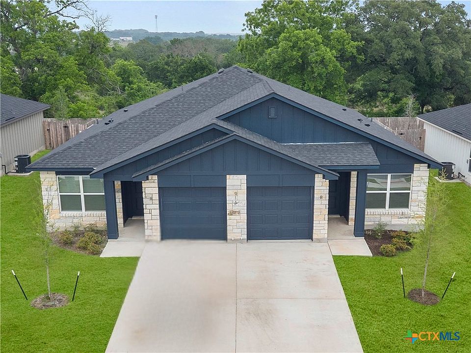 1st image of 916 Wax Myrtle Ct