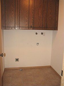 5th image of 307 Peregrine Dr SE