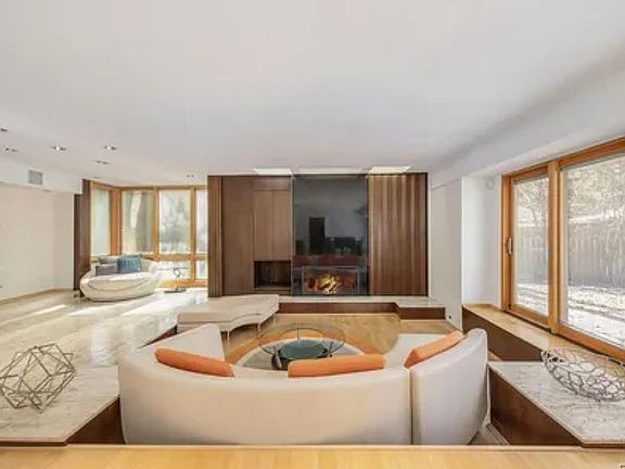 2nd image of 19455 Cumberland Way