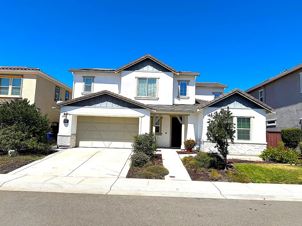 4442 Blackbird Dr