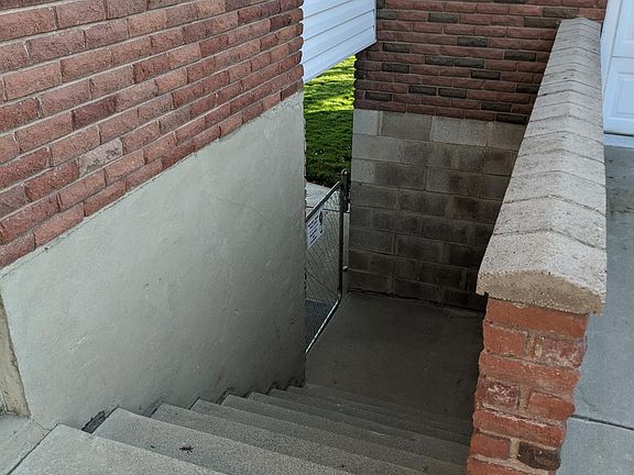 Driveway to Backyard